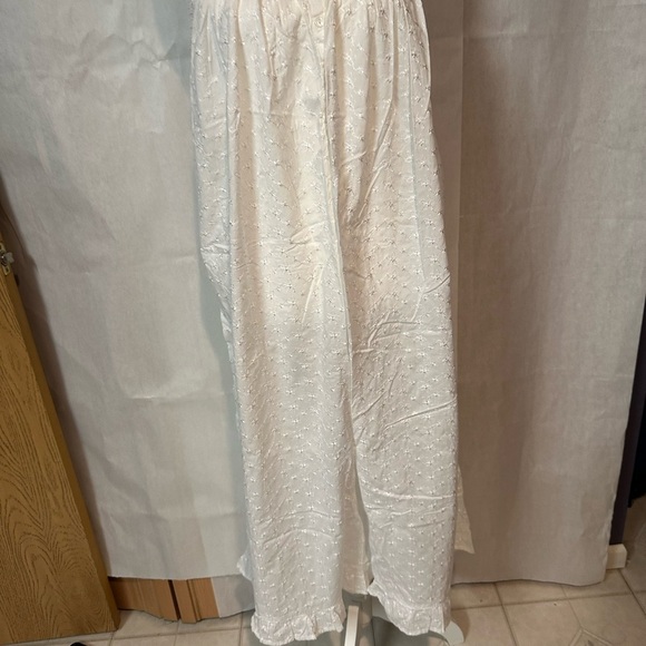 Delicates Ivory Lace Buttoned Chemise - Picture 12 of 13